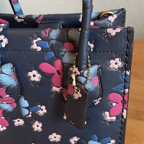 Authentic Coach Cashin Carry Tote 14 - Picture 3 of 14